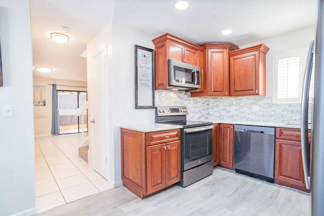 950 S Kanner Highway 124, Stuart, FL 34994