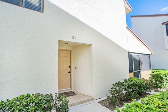 950 S Kanner Highway 124, Stuart, FL 34994