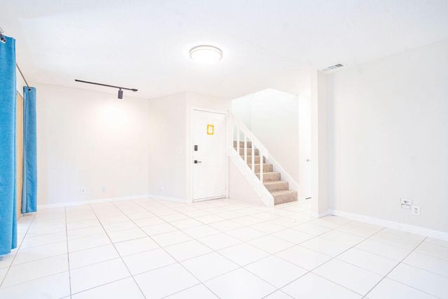 950 S Kanner Highway 124, Stuart, FL 34994