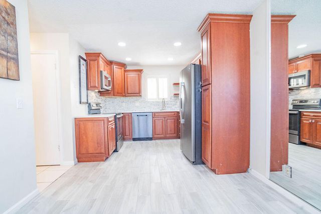 950 S Kanner Highway 124, Stuart, FL 34994