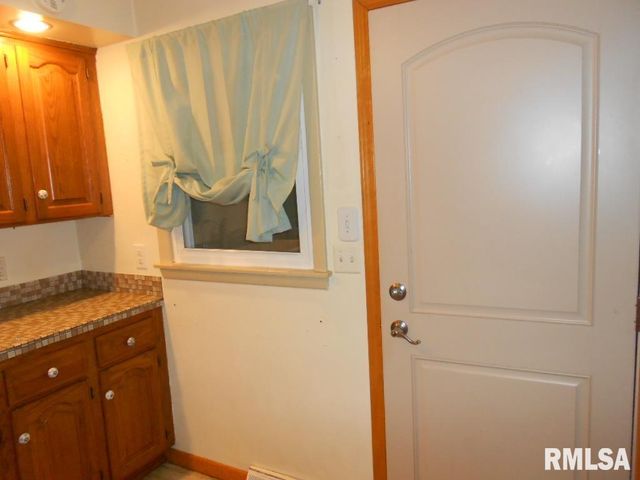 5012 N GRACELAND Drive, Peoria, IL 61614