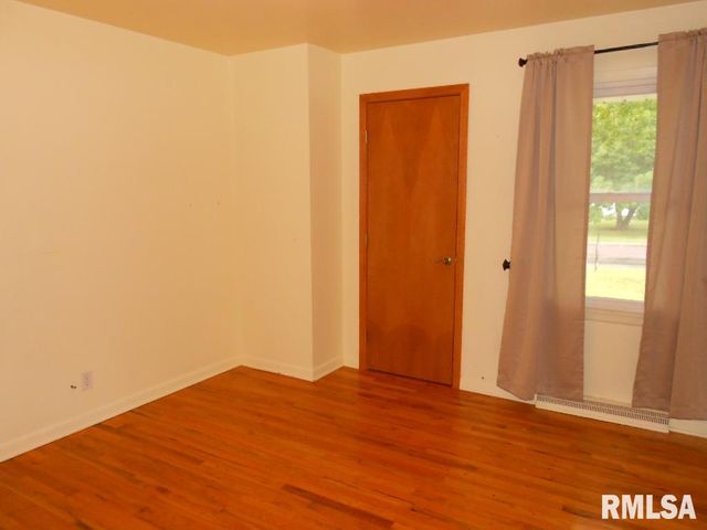 5012 N GRACELAND Drive, Peoria, IL 61614