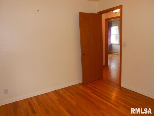 5012 N GRACELAND Drive, Peoria, IL 61614