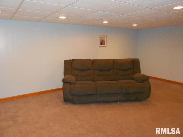 5012 N GRACELAND Drive, Peoria, IL 61614
