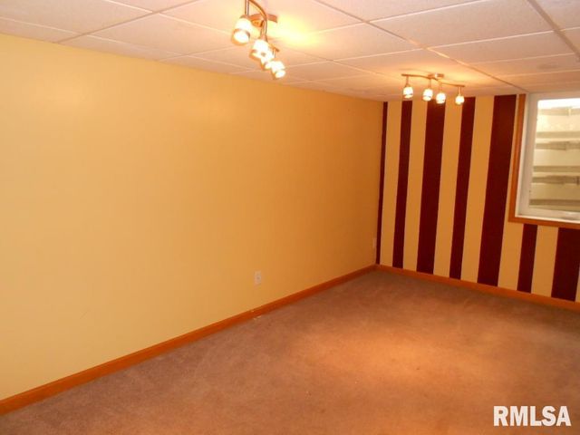 5012 N GRACELAND Drive, Peoria, IL 61614