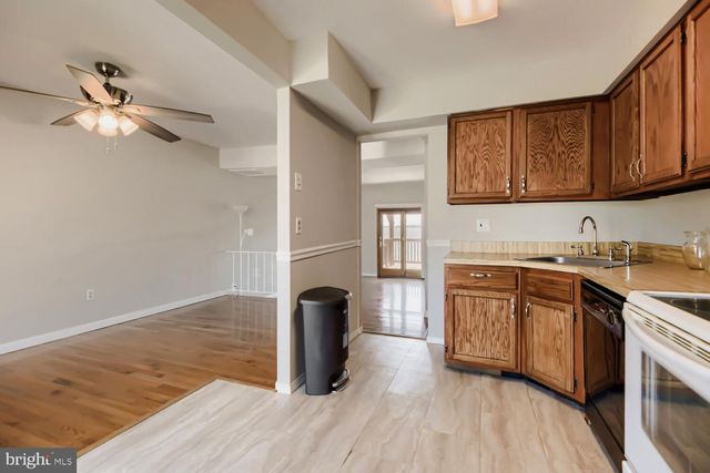 112 VILLA CAPRI CIR, Essex, MD 21221