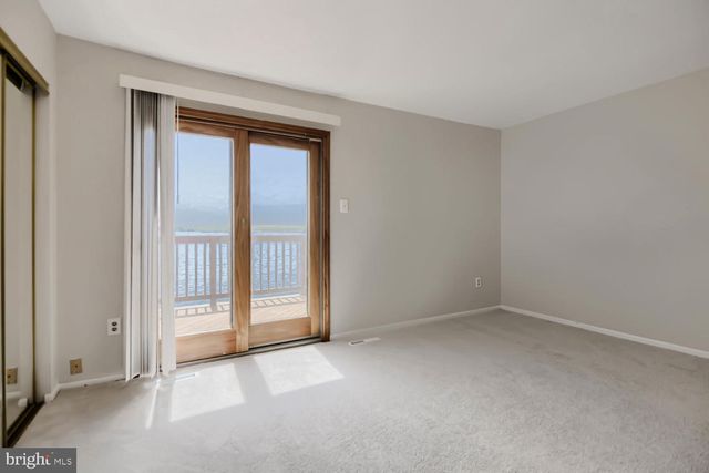 112 VILLA CAPRI CIR, Essex, MD 21221