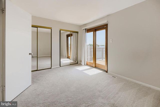 112 VILLA CAPRI CIR, Essex, MD 21221
