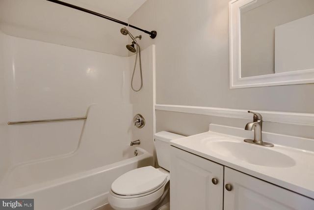 112 VILLA CAPRI CIR, Essex, MD 21221