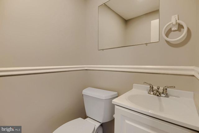 112 VILLA CAPRI CIR, Essex, MD 21221