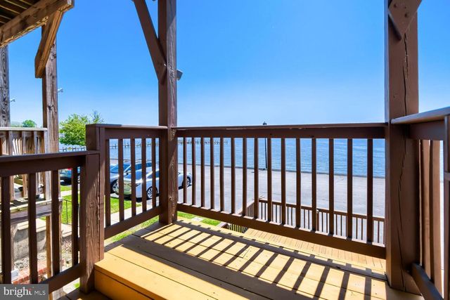 112 VILLA CAPRI CIR, Essex, MD 21221