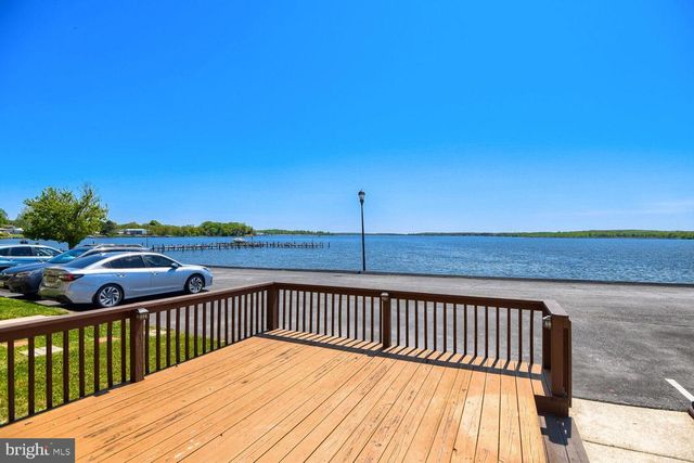 112 VILLA CAPRI CIR, Essex, MD 21221
