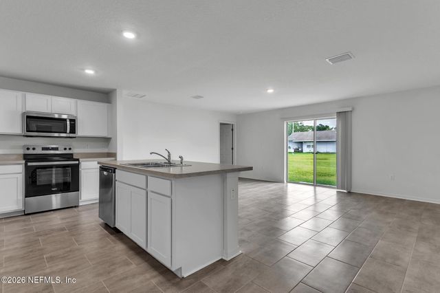 22 ROUND TREE Drive, Palm Coast, FL 32164