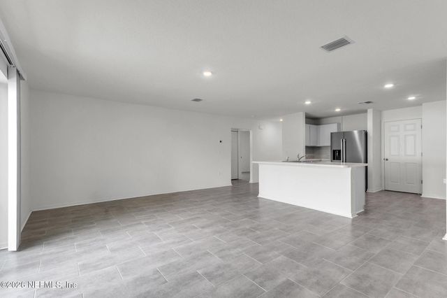 22 ROUND TREE Drive, Palm Coast, FL 32164