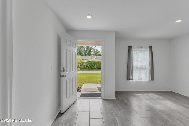 22 ROUND TREE Drive, Palm Coast, FL 32164