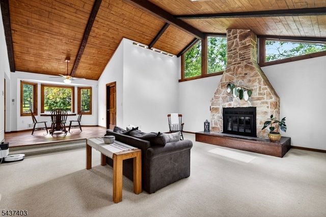 99 Cole Rd, Readington Twp., NJ 08889