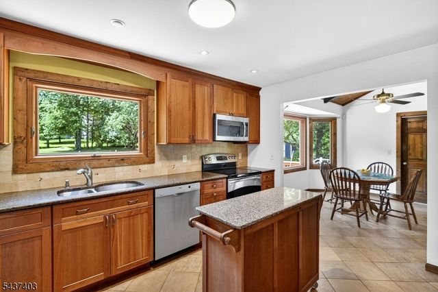99 Cole Rd, Readington Twp., NJ 08889