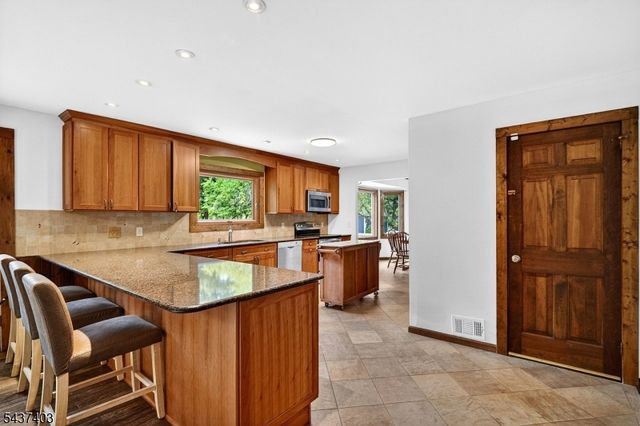 99 Cole Rd, Readington Twp., NJ 08889