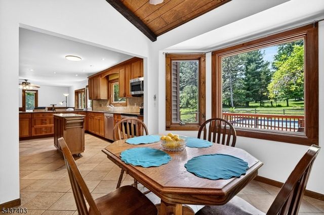 99 Cole Rd, Readington Twp., NJ 08889
