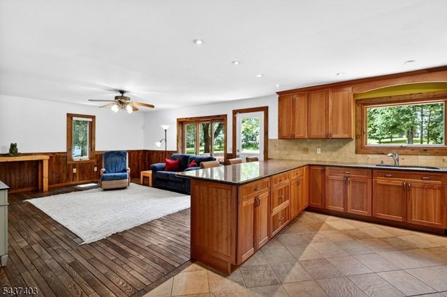 99 Cole Rd, Readington Twp., NJ 08889