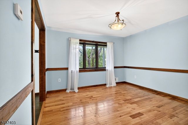 99 Cole Rd, Readington Twp., NJ 08889