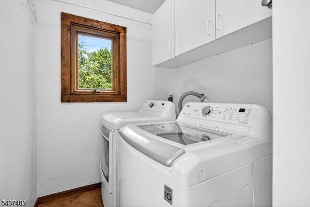 99 Cole Rd, Readington Twp., NJ 08889