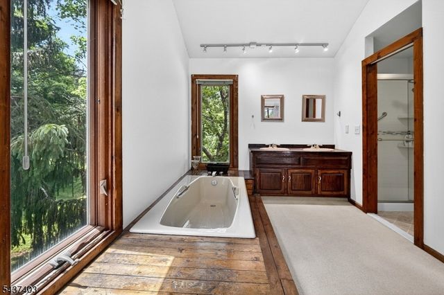 99 Cole Rd, Readington Twp., NJ 08889
