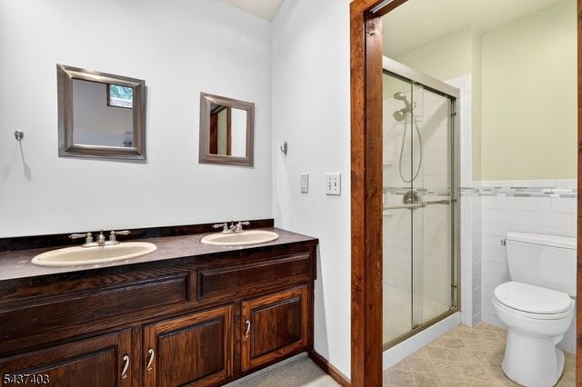 99 Cole Rd, Readington Twp., NJ 08889