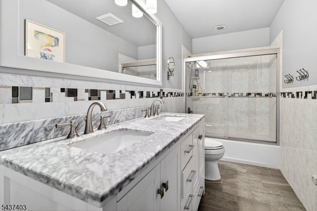 99 Cole Rd, Readington Twp., NJ 08889