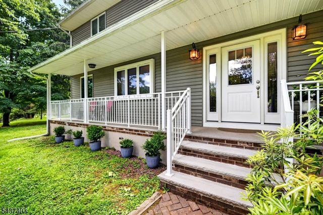 99 Cole Rd, Readington Twp., NJ 08889