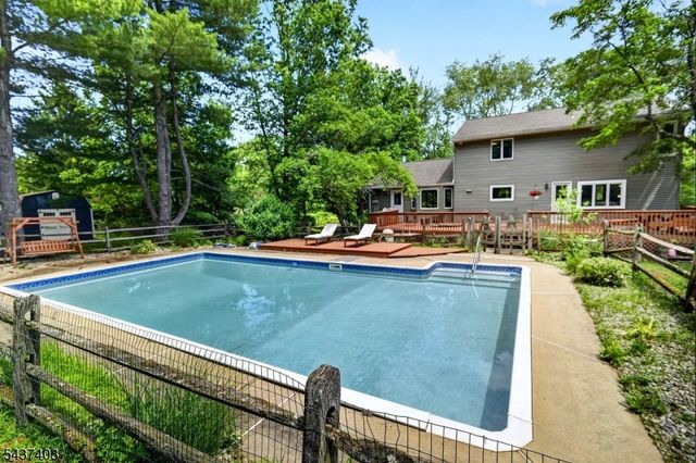 99 Cole Rd, Readington Twp., NJ 08889