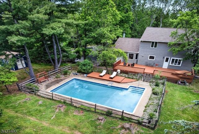 99 Cole Rd, Readington Twp., NJ 08889