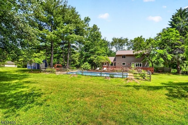 99 Cole Rd, Readington Twp., NJ 08889