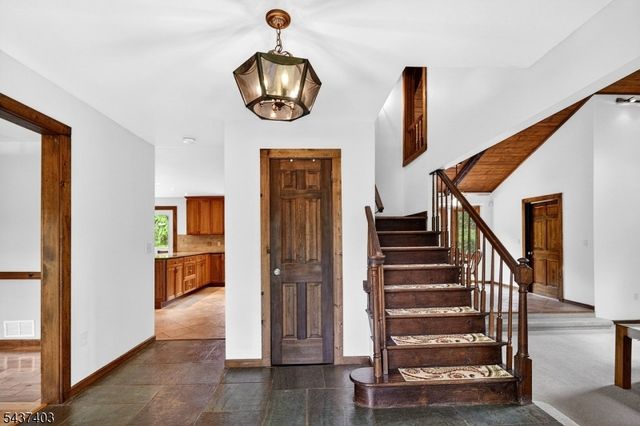 99 Cole Rd, Readington Twp., NJ 08889