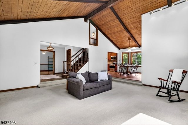 99 Cole Rd, Readington Twp., NJ 08889