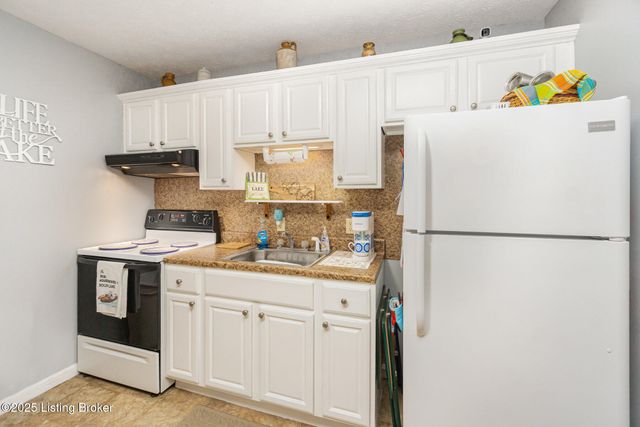 33 Elmwood Dr, Clarkson, KY 42726