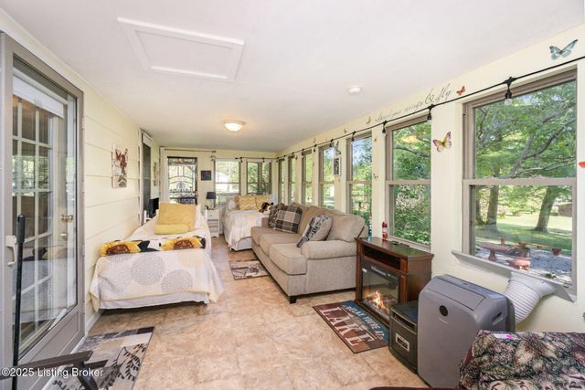 33 Elmwood Dr, Clarkson, KY 42726