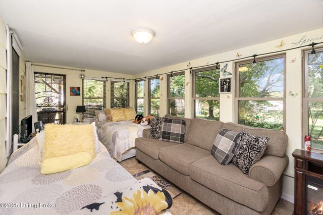 33 Elmwood Dr, Clarkson, KY 42726