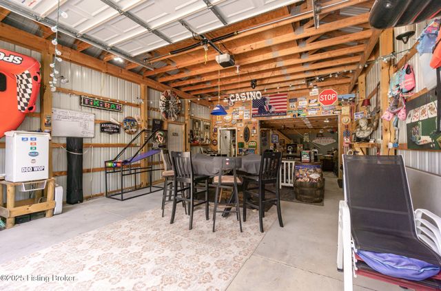 33 Elmwood Dr, Clarkson, KY 42726