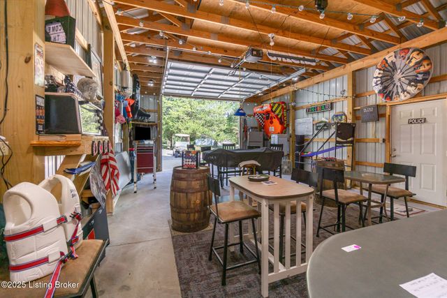 33 Elmwood Dr, Clarkson, KY 42726