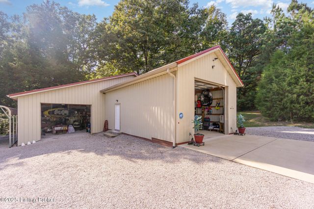 33 Elmwood Dr, Clarkson, KY 42726