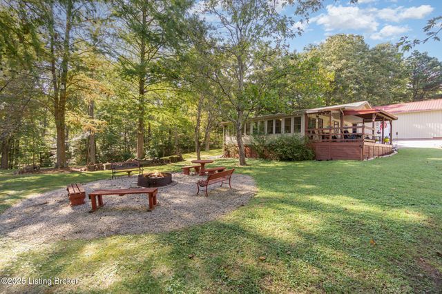 33 Elmwood Dr, Clarkson, KY 42726