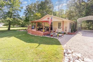 33 Elmwood Dr, Clarkson, KY 42726