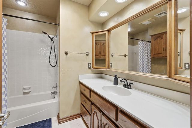 870776 S Hickory Lane, Chandler, OK 74834