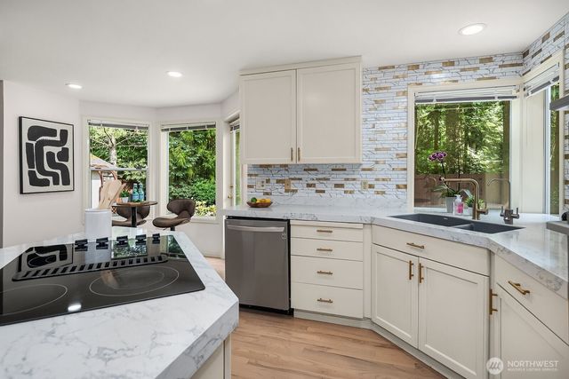 4020 262nd Place SE, Sammamish, WA 98029