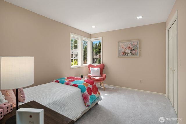 4020 262nd Place SE, Sammamish, WA 98029
