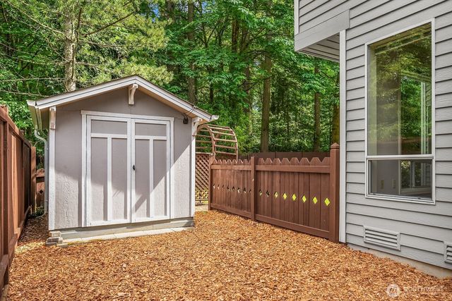 4020 262nd Place SE, Sammamish, WA 98029
