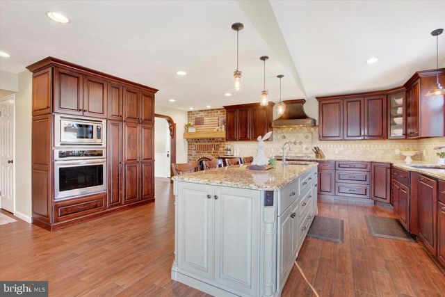426 N 3RD ST, Mcsherrystown, PA 17344
