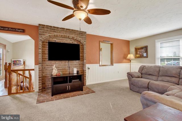 426 N 3RD ST, Mcsherrystown, PA 17344