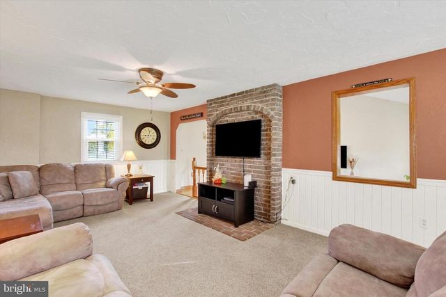 426 N 3RD ST, Mcsherrystown, PA 17344